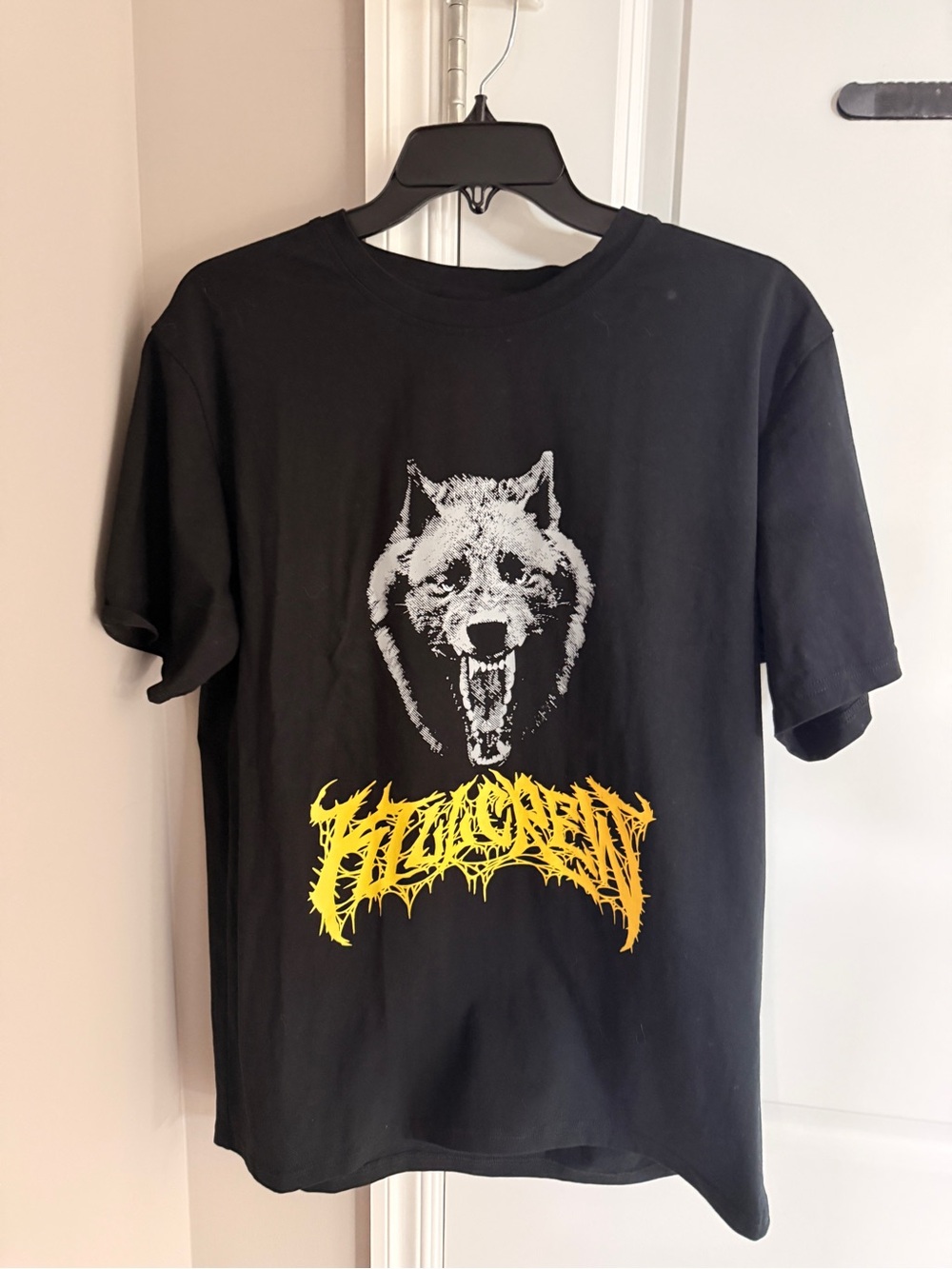 Kill Crew Oversized Black & yellow w/ Gray Wolf Unisex Lux Tee worn once